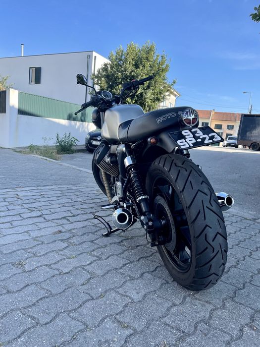 Moto Guzzi V7 Stone