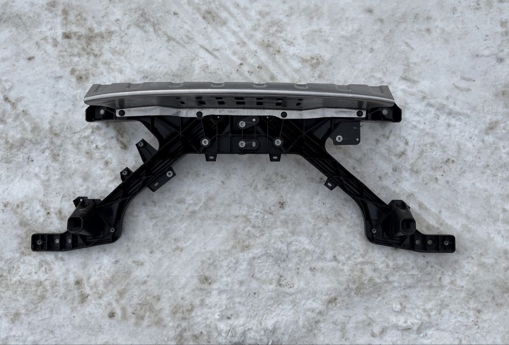 Tesla Model Y / Установча панель в зборі