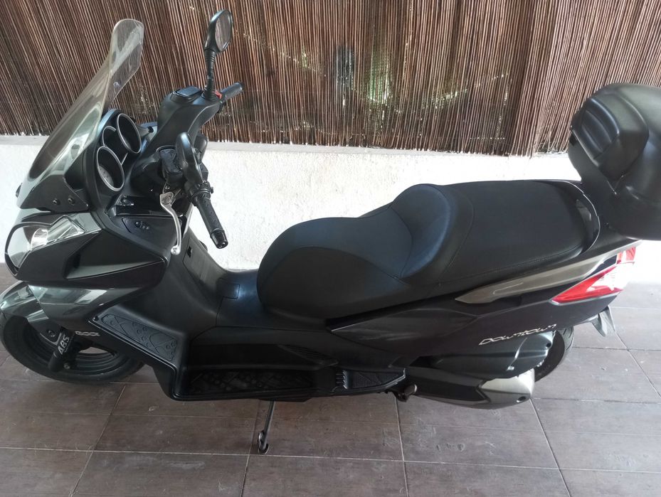 Mota/Maxi Scooter Kinco Donwtonw 300I