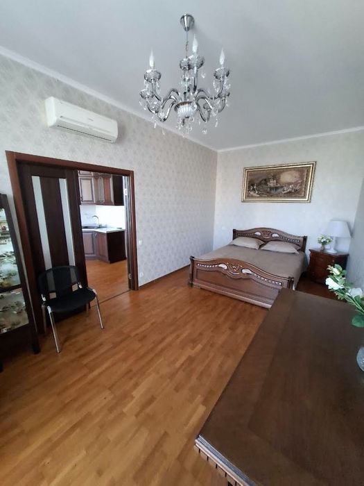 Продається КВАРТІРА з ПАРКІНГОМ в Одесі, від власніка . 19 Перлина