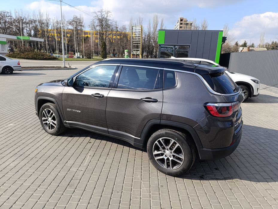 Продам Jeep Compass