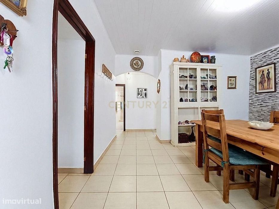 Moradia T2 no Centro da Vila do Nordeste | Jardim e Excelente Potencia