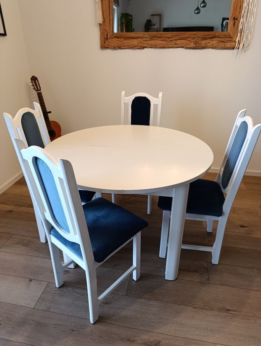 Stół okrągły rozkładany z krzesłami