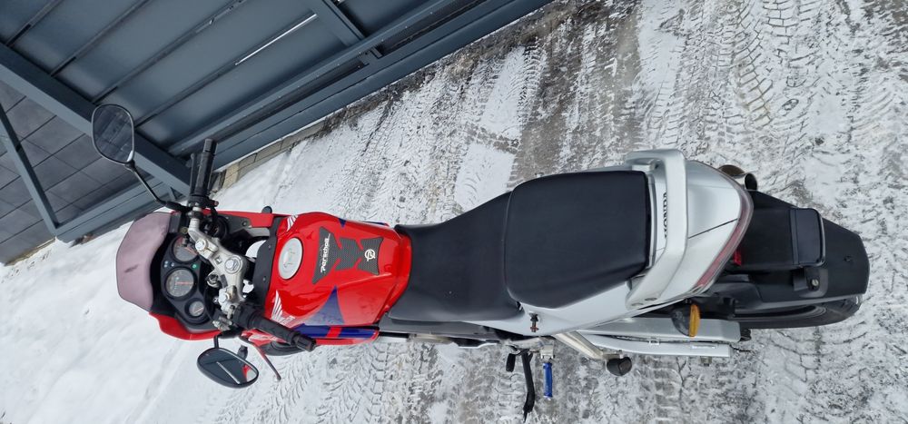 Honda cbr 125r z 2005roku