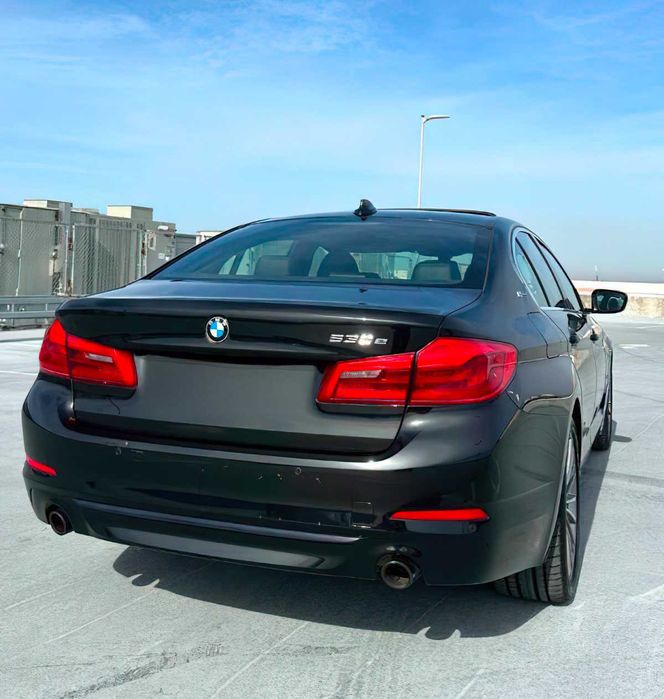 BMW 530e      2020