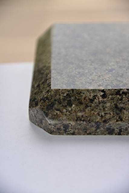 ГРАНІТНІ ВИРОБИ | Підвіконня | Стільниці | Сходи | Пам'ятники