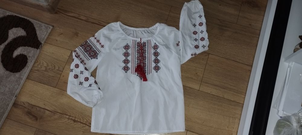 Вишиванка для дівчинки