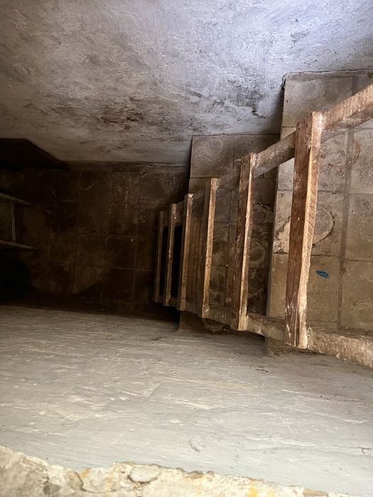 Продам 2 к кв  з меблями та технікою