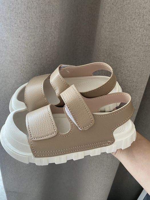 Продам босоніжки нові 28 розмір