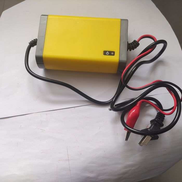 Импульсное зарядное устройство 12v2A