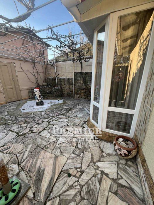 Будинок 118 кв з сучасним ремонтом з великою ділянкою землі 83.4 сотки