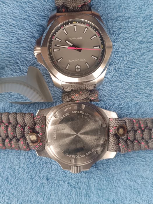 Часы  Victorinox