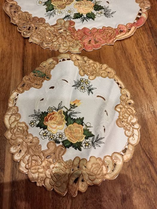 Zestaw serwet, bieżników 4szt, wiosenny motyw, nowe