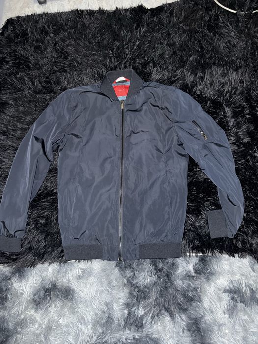 Бомбер ZARA, черный