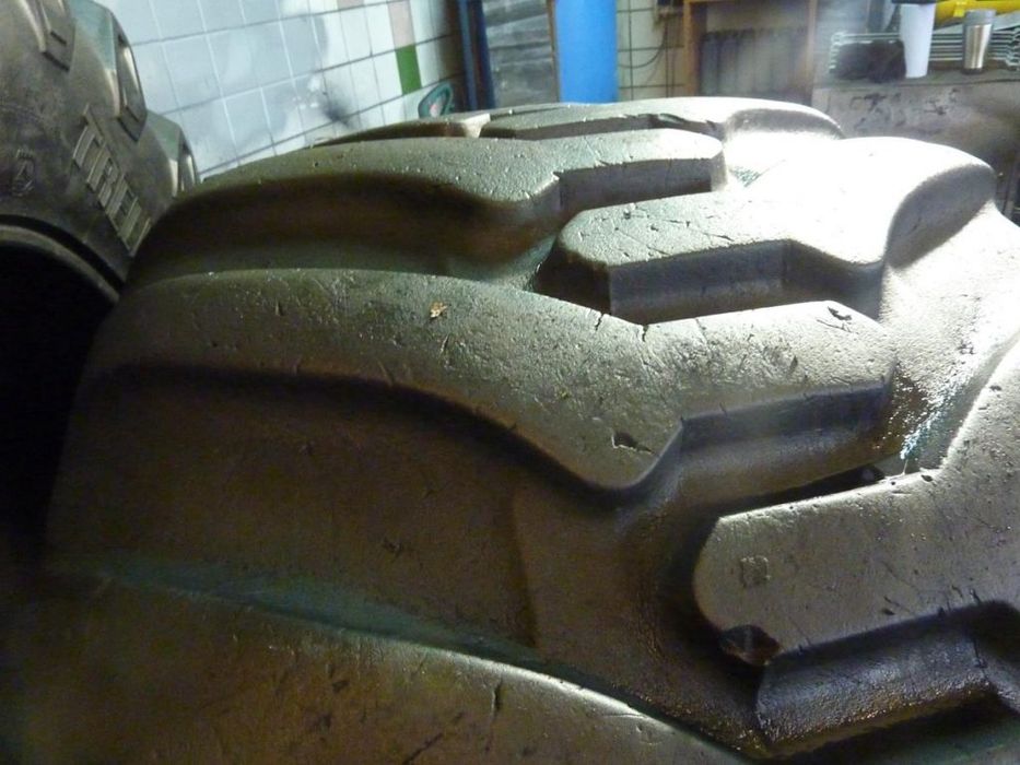 Opona używana rolnicza 710/45-26.5 710/45R26.5 TRELLEBORG 3000zł W2887