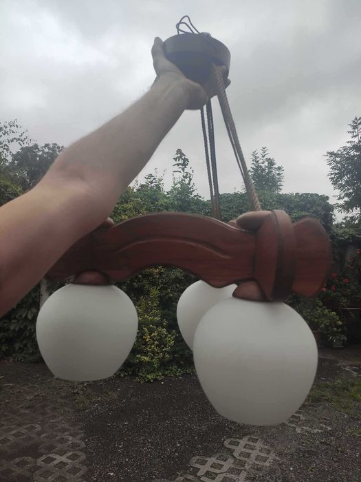 Sprzedam lampę z klaszami