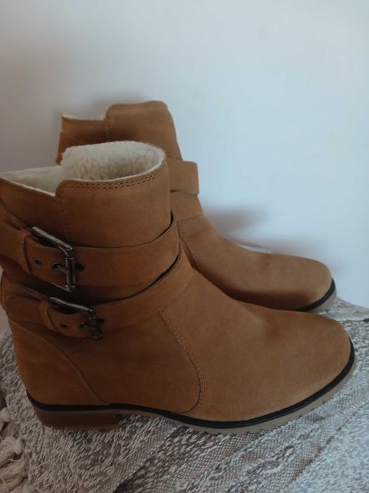 Botas bershka como novas