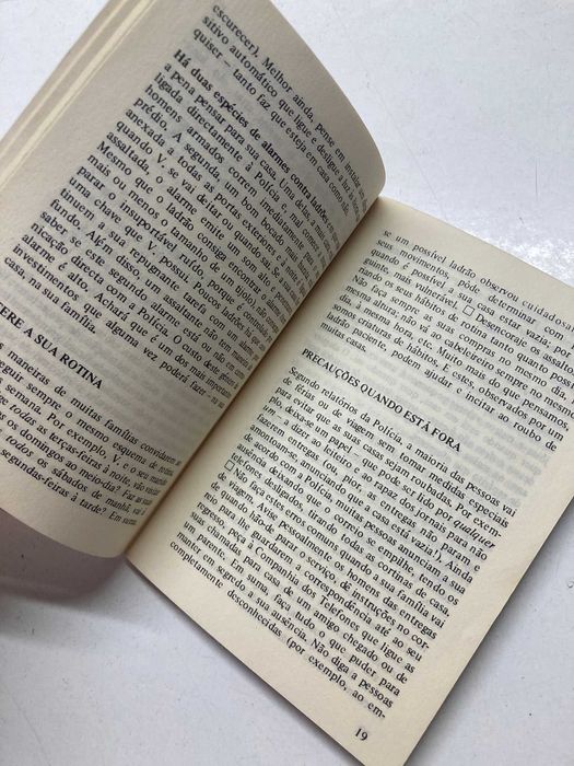 Livro - Proteja-se a Si e à Sua Família (ctt editorial grátis)