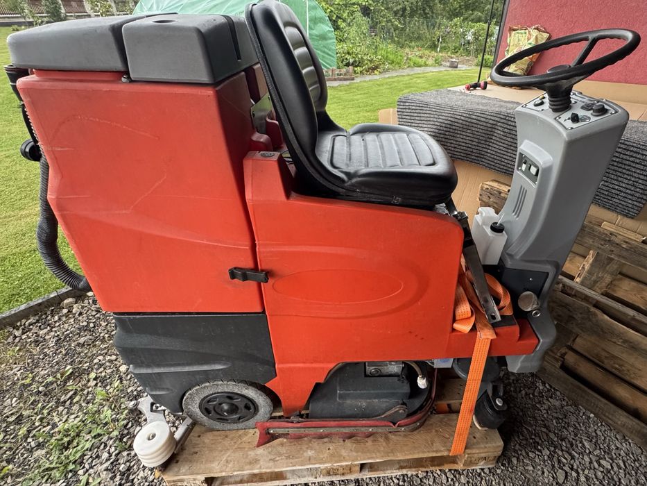 Szorowarka samojezdna HAKO SCRUBMASTER B100 R.