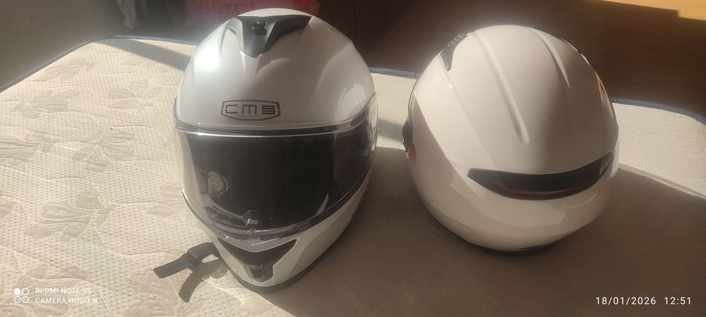 Vendo dois capacetes