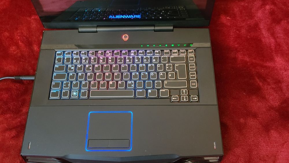 Ігровий ноутбук Dell Alienware M15X 8/500 Gb