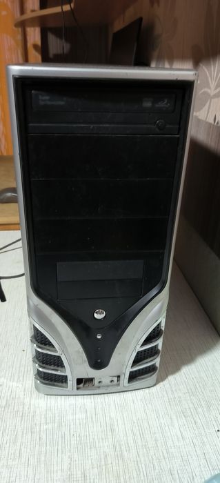 i7-3770,   1060 6gb,озу 16 gb,500 gb,200gb ssd
  MSI GeForce GTX 1060