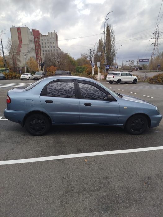 Продам машину ланос єдиний власник
