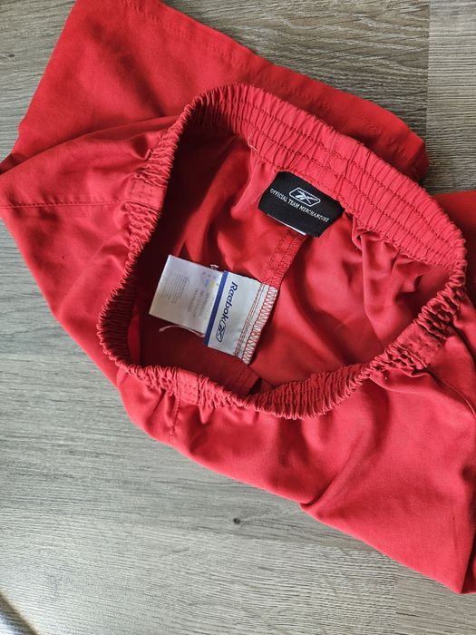 Rozmiar 98 Reebok spodenki szorty czerwone stan bardzo dobry