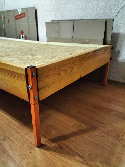 Каркас ліжка саморобний.