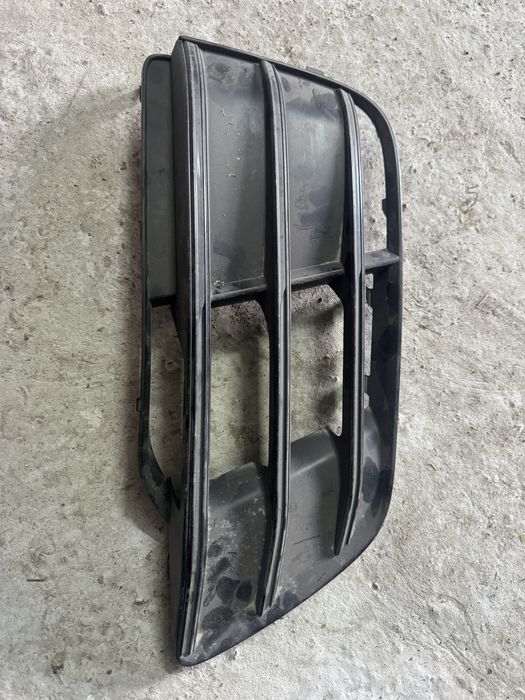 Решотка в бампер левая часть Audi Q5 80A S-Line 80A807682f