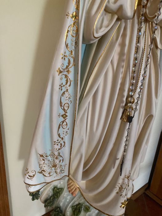 Estátua de Nossa Senhora de Fátima em Madeira – Peça Artesanal Única