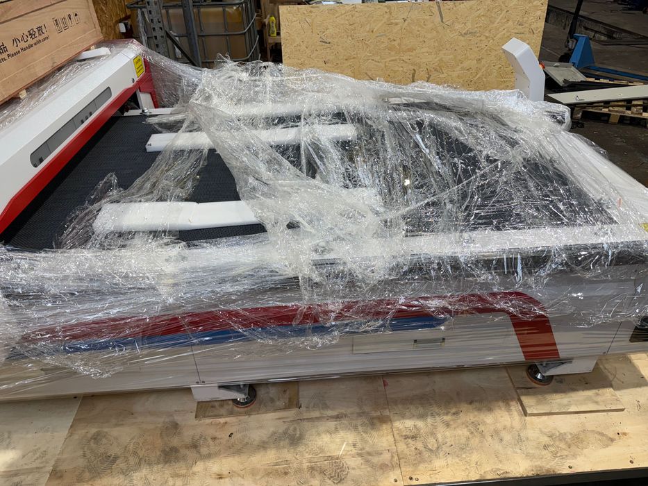 Profesjonalny laser co2-1325, duże pole pracy, mocny - 300W