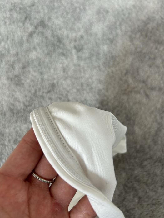 Białe body pull& bear M