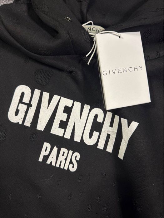 Худі Givenchy.
