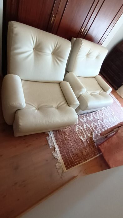 Conjunto de dois sofás