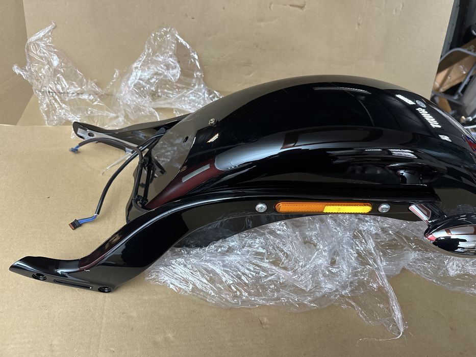 Harley Davidson Nowy Błotnik Softail STREET BOB & SLIM M8 kierunkowskazy 3w1 mocowanie tablicy D103
