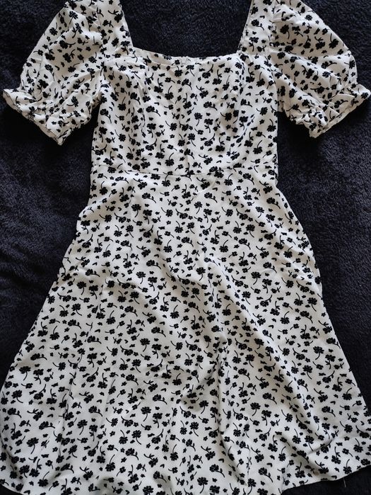 Продам комплект жіночого одягу, сорочки, кофти, штани, сукні