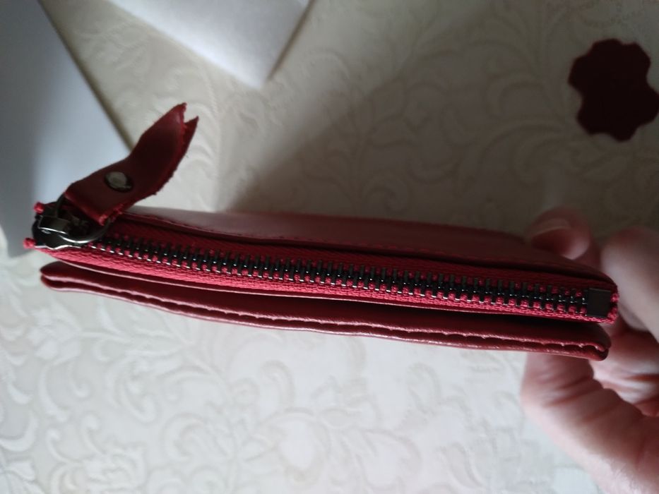 Продам новый кожаный женский кошелек