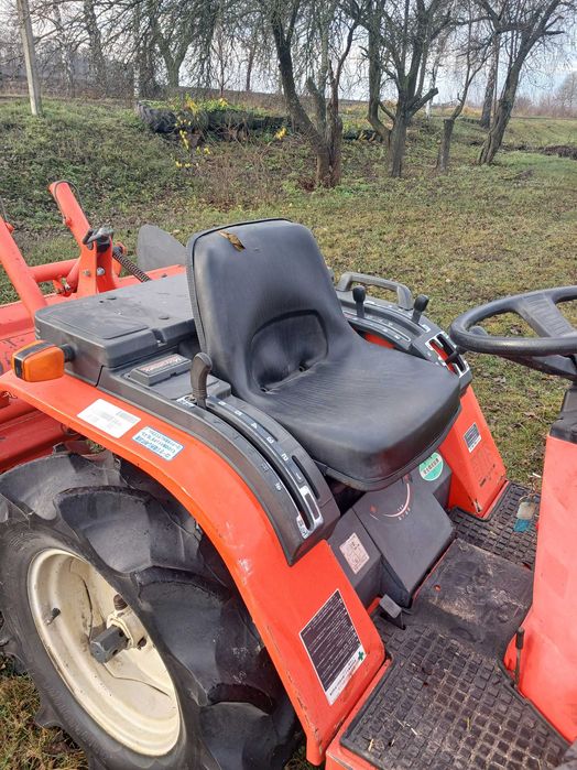 японський мінітрактор Kubota