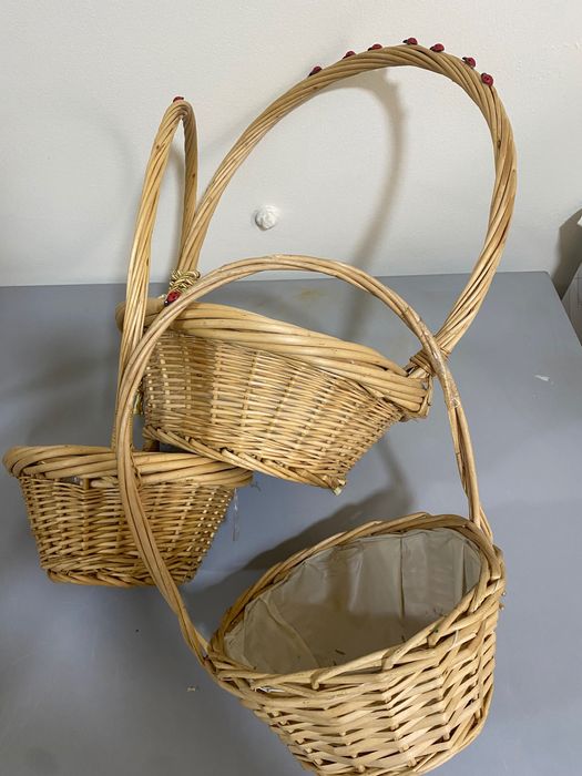 Três cestas de verga