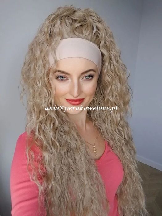 Peruka na opasce blond afro loki na co dzień włosy jak naturalne