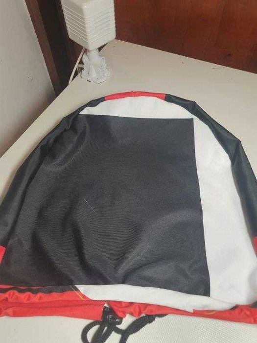 Pokrowiec na kask narciarski XL/XXL poliester lycra czarny/red /biały