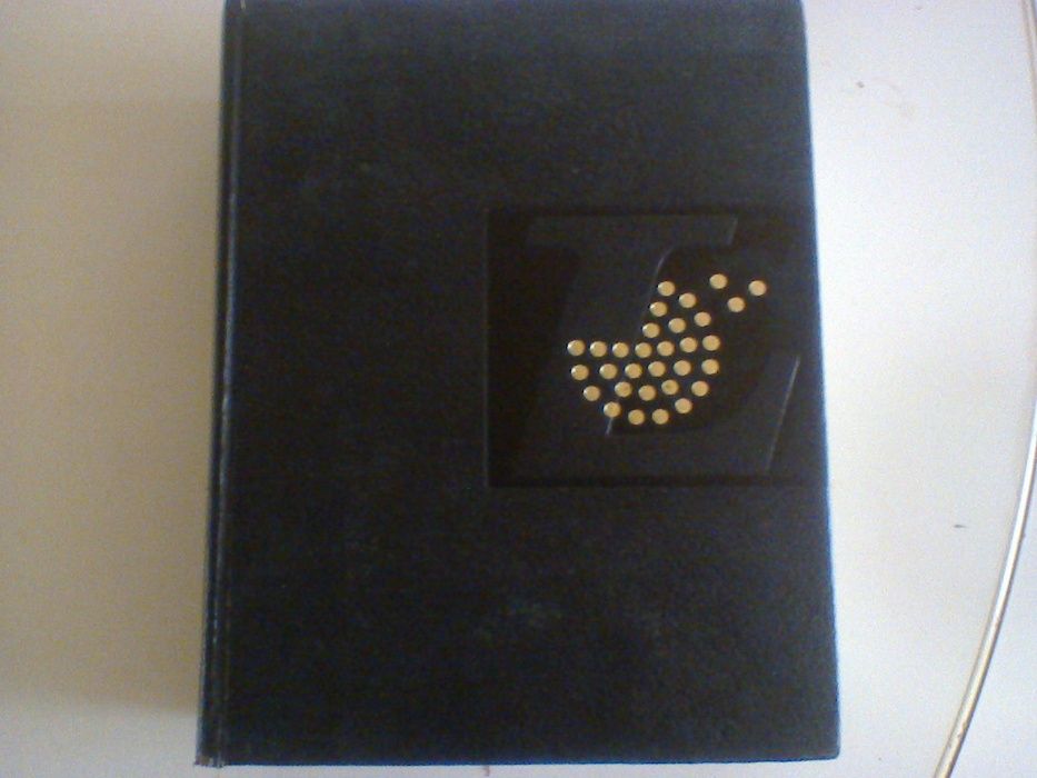 Enciclopédia Ilustrada " Petit Larousse en Couleurs" Ed 1972