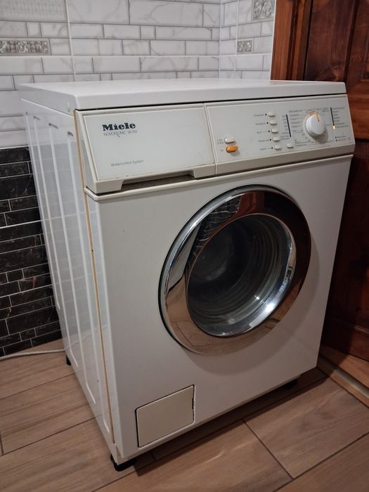 Пральна машинка Miele