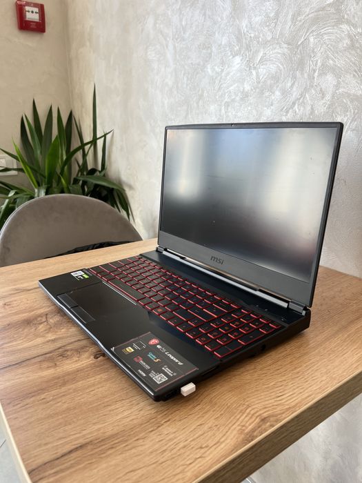 Ігровий ноутбук MSI GL65 Leopard