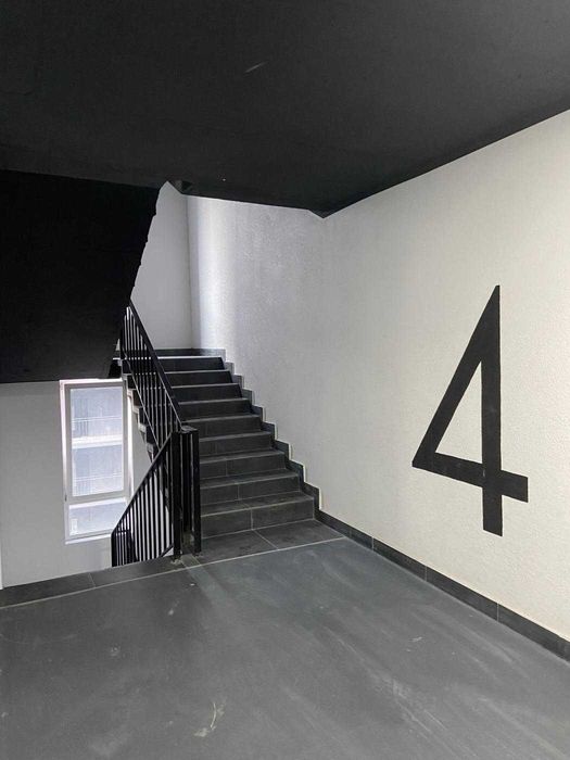 Здана Паркова Алея/ 3кімн 950за м2