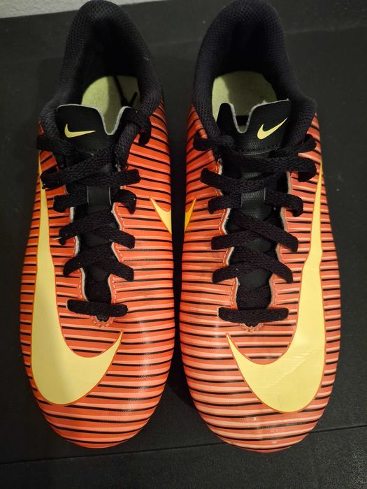 Chuteira NIKE Mercurial muito bem conservada