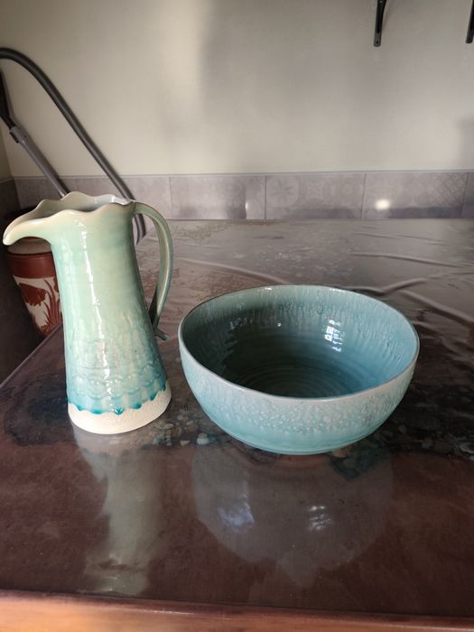 Jarro e taça em louça