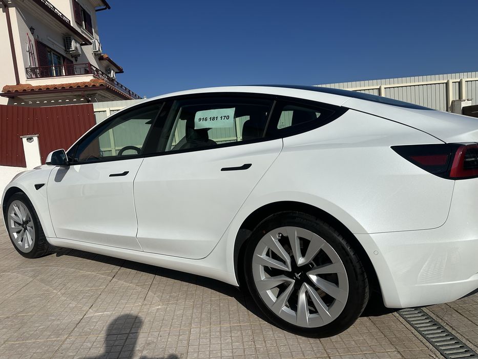 Tesla Model 3 impecavel