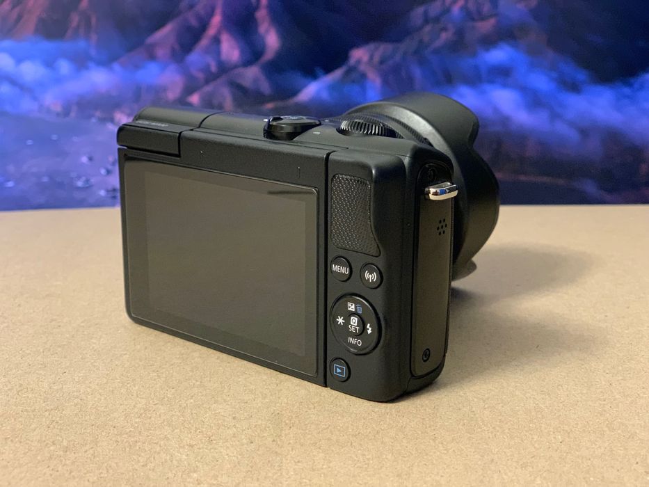 Canon EOS M100 15-45 IS STM